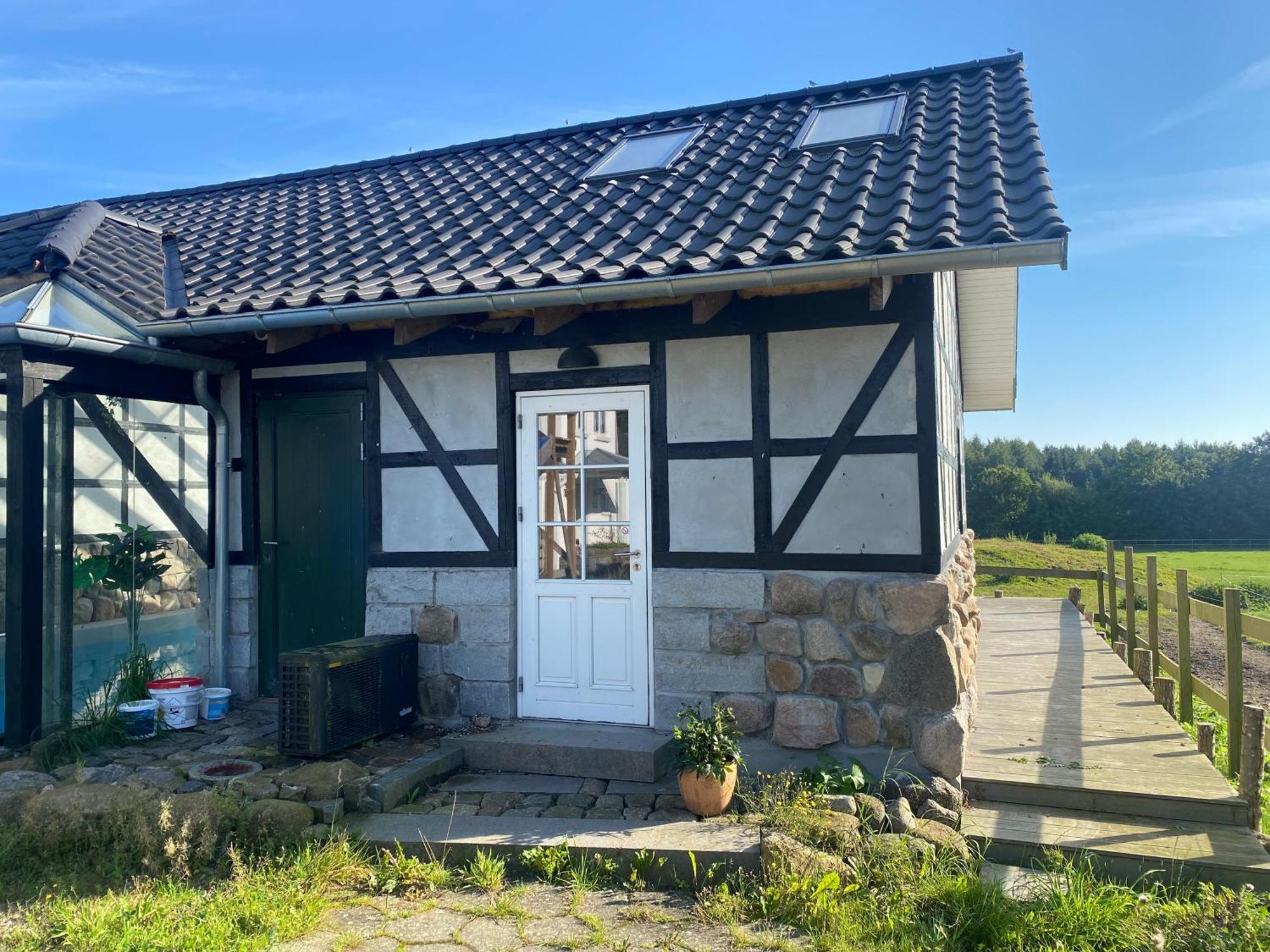 Poolhouse, No Smoking Everywhere Kvistgard Bagian luar foto